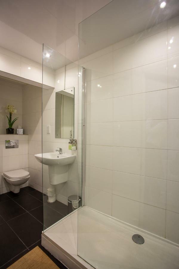 Most Central Luxury Apartment - Sleeps 4 & Free Parking! Τσέστερ Εξωτερικό φωτογραφία