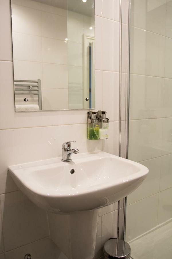 Most Central Luxury Apartment - Sleeps 4 & Free Parking! Τσέστερ Εξωτερικό φωτογραφία